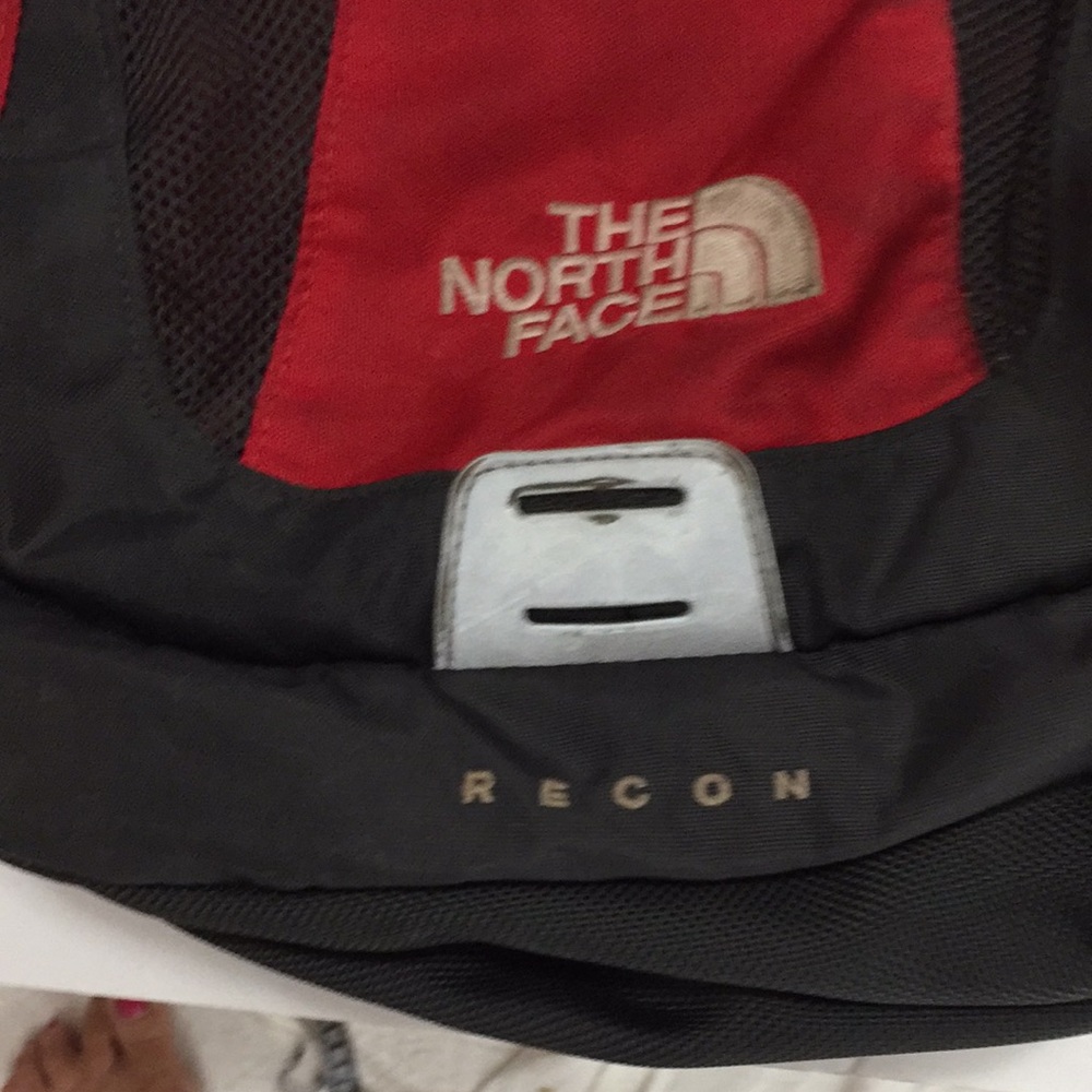 The North Face Red Recon Backpack Padded Back , Straps Hiking - Picture 5 of 15
